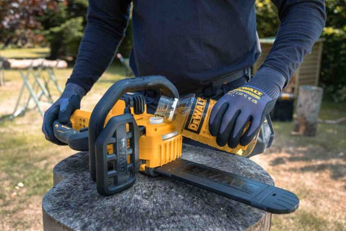 Пила ланцюгова акумуляторна безщіткова DeWALT DCMCS565P1