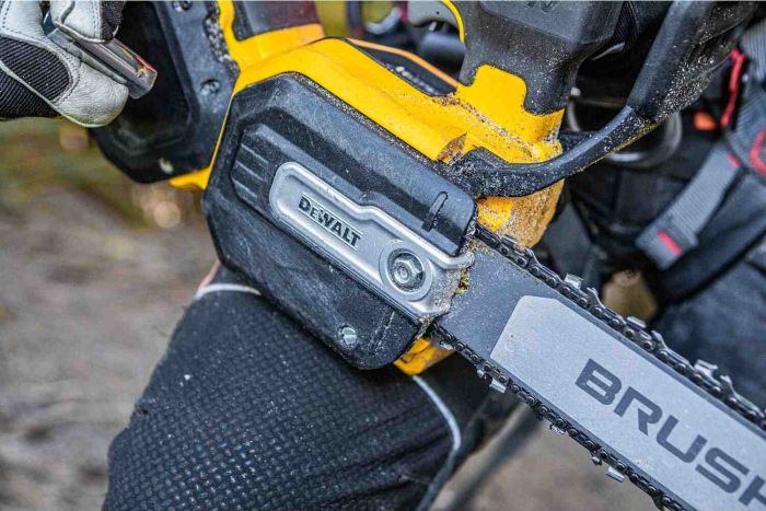 Пилка ланцюгова акумуляторна безщіткова з верхньою рукояткою DeWALT DCMCST635X1
