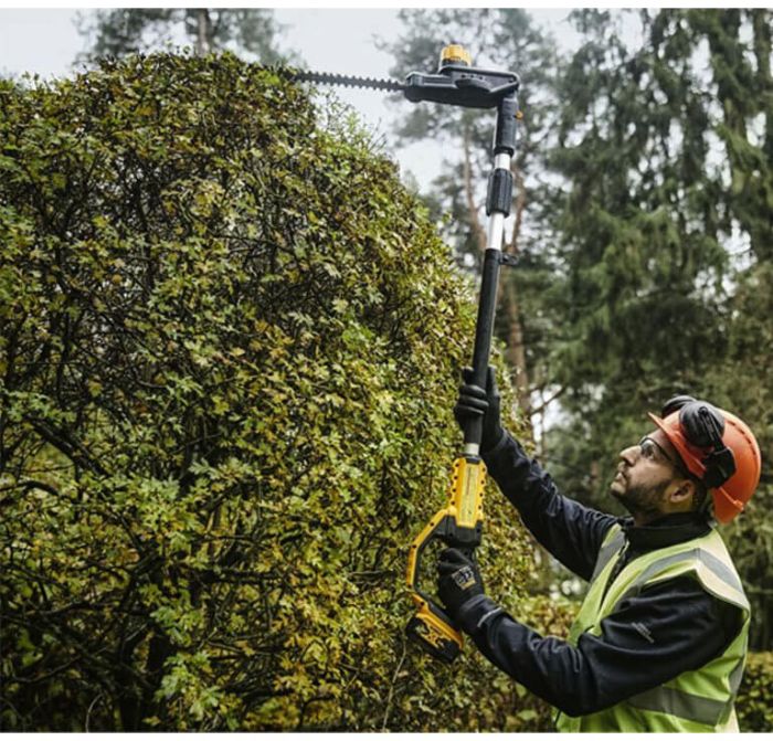 Кущоріз акумуляторний безщітковий зі штангою DeWALT DCMPH566P1