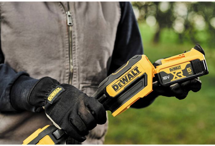 Коса акумуляторна безщіткова DeWALT DCMST561P1
