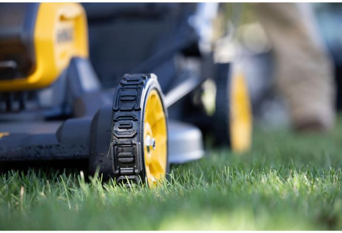 Газонокосарка акумуляторна самохідна безщіткова DeWALT DCMWSP550N