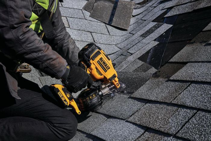 Пістолет цвяхозабивний акумуляторний безщітковий DeWALT DCN45RND2