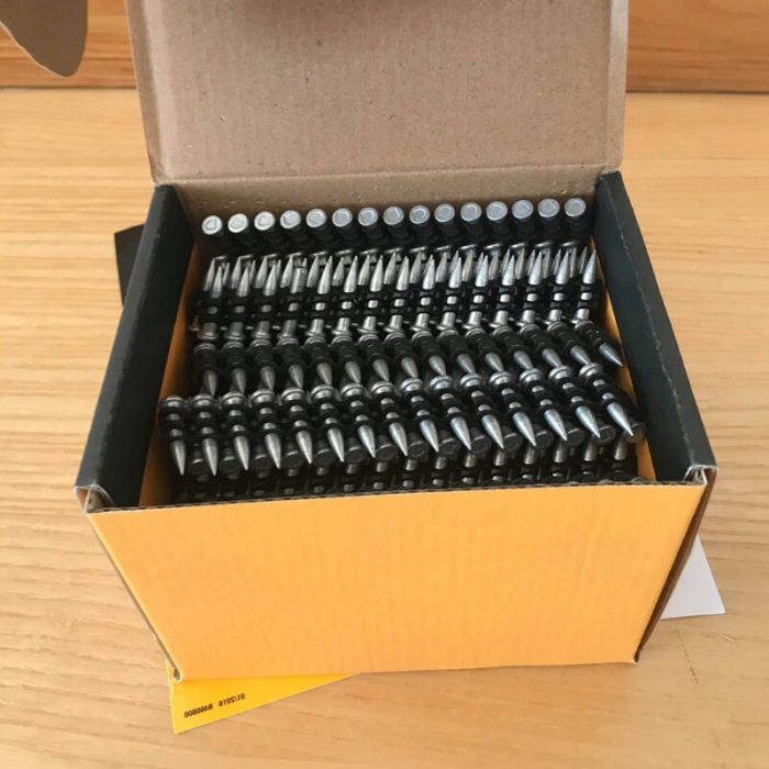 Цвяхи оцинковані по бетону DeWALT DCN8902020