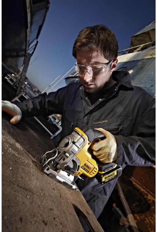 Пила лобзикова акумуляторна DeWALT DCS331N