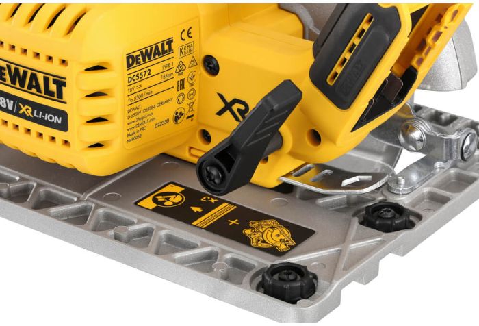 Пилка дискова акумуляторна безщіткова DeWALT DCS572N
