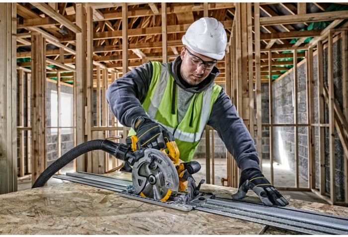 Пилка дискова акумуляторна безщіткова DeWALT DCS572N