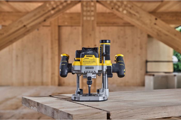 Фрезер акумуляторний безщітковий DeWALT DCW620NT