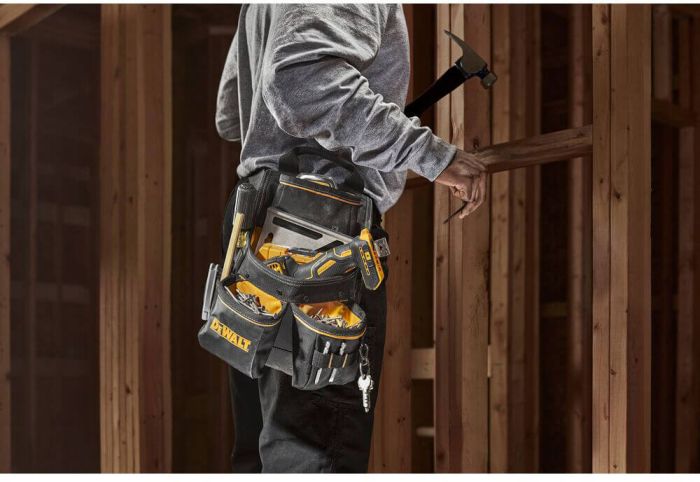 Професійна сумка для інструментів з ременем DeWALT DWST40201-1