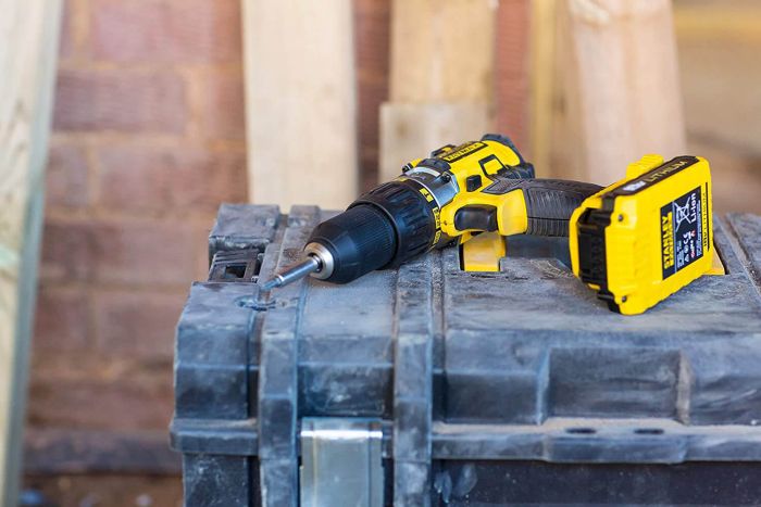 Дриль-шурупокрут акумуляторний ударний STANLEY FATMAX FMC626C2K