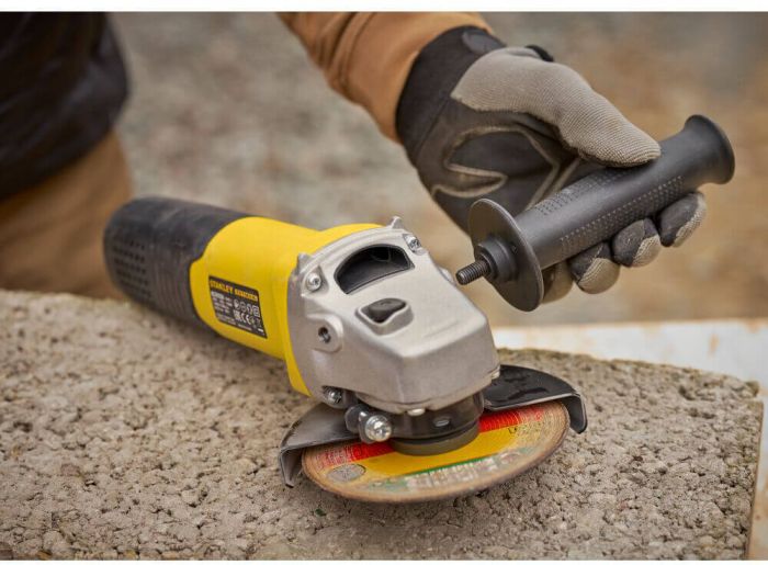 Шліфмашина кутова - болгарка мережева STANLEY FATMAX FMEG225VS