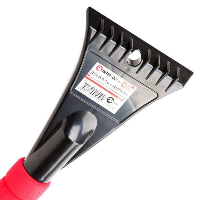 Щетка со скребком 61 см INTERTOOL AT-0115