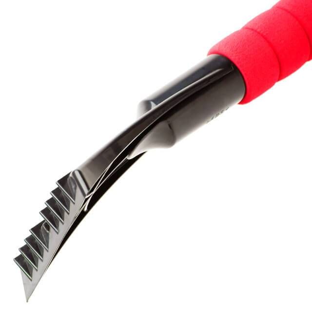 Щетка со скребком 61 см INTERTOOL AT-0115