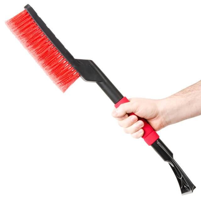 Щетка со скребком 61 см INTERTOOL AT-0115