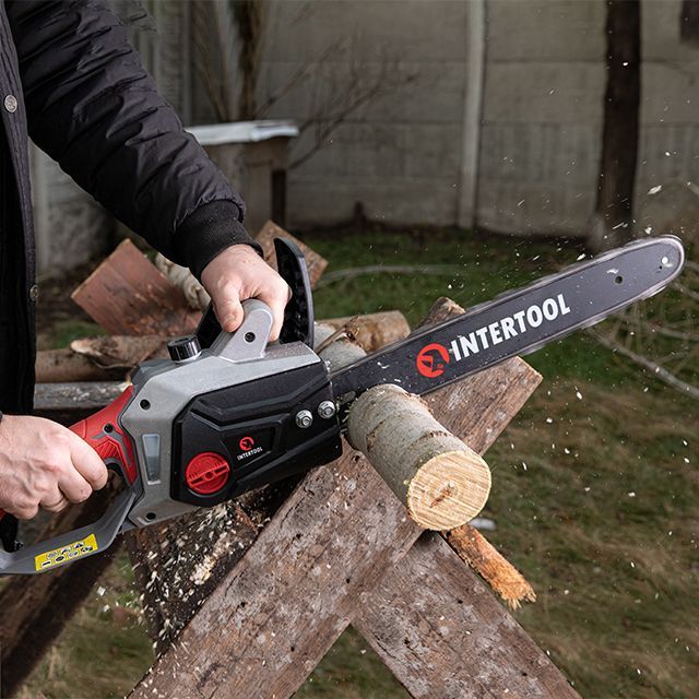Пила цепная электрическая 1600 Вт, шина 40 см, боковой двигатель INTERTOOL DT-2200