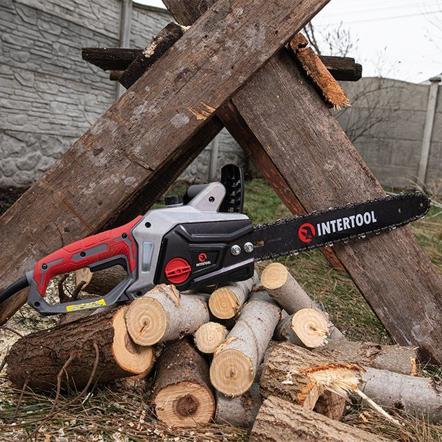 Пила цепная электрическая 1600 Вт, шина 40 см, боковой двигатель INTERTOOL DT-2200