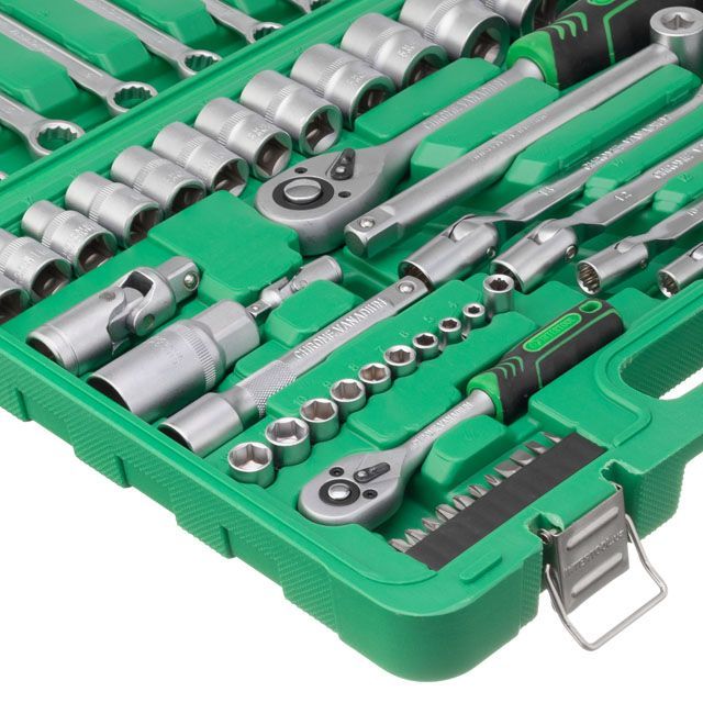 Набор инструментов 1/2" & 1/4" 77ед (гол.4-32мм, кл.комб,7-19мм,кл.шарн.8-15мм) INTERTOOL ET-6077SP