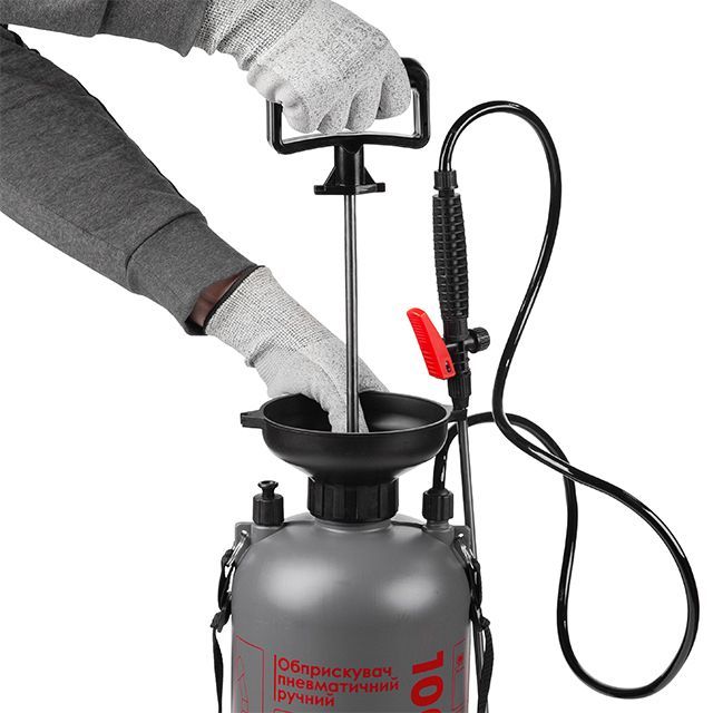 Опрыскиватель пневматический ручной 8 л INTERTOOL FT-9006