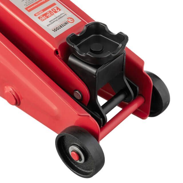 Домкрат гидравлический подкатной 2т высота подъема 135-385мм в кейсе INTERTOOL GT0109