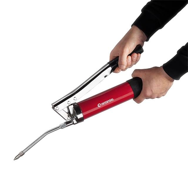 Шприц для смазки двухплунжерный 600 см³, гибкий шланг INTERTOOL HT-0060