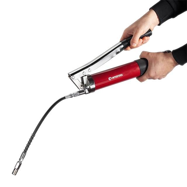 Шприц для смазки двухплунжерный 600 см³, гибкий шланг INTERTOOL HT-0060