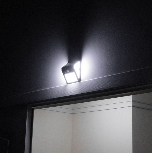 Светильник аккумуляторный настенный 144SMD, уличный, солнечная панель, датчик движения INTERTOOL LB-0114