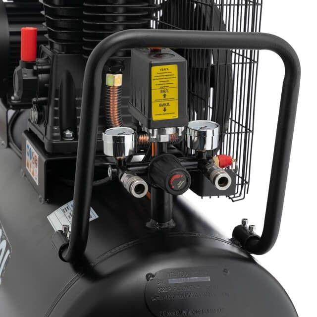 Компрессор 100 л, 1.8 кВт, 220 В, 10 атм, 250 л/мин INTERTOOL PT-0012