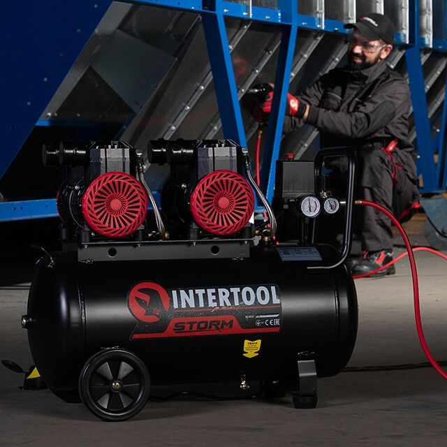 Компрессор 50 л, 2x1.1кВт, 220В, 8атм, 400 л/мин, 2800 об/мин, безмасляный, 4 цилиндра INTERTOOL PT-0030