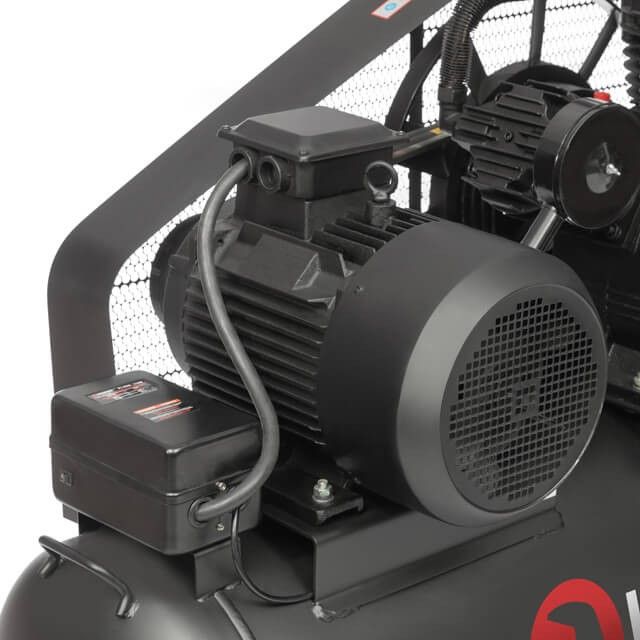 Компрессор 300 л, 11 кВт, 380 В, 10 атм, 1600 л/мин. 3 цилиндра INTERTOOL PT-0050