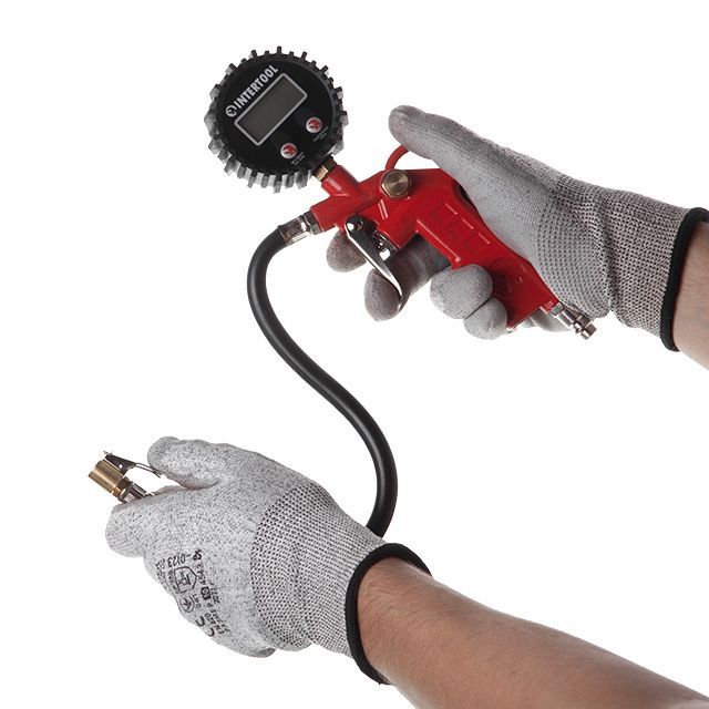 Пистолет для подкачки шин с цифровым манометром 63 мм INTERTOOL PT-0508