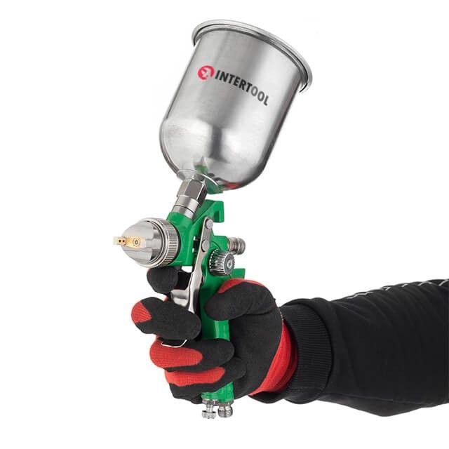 Набор из 3-х краскопультов HVLP: 0,8мм, 1,3мм, 1,7мм, регулятор давления, два пластиковых и один металлический бачок INTERTOOL PT-1505