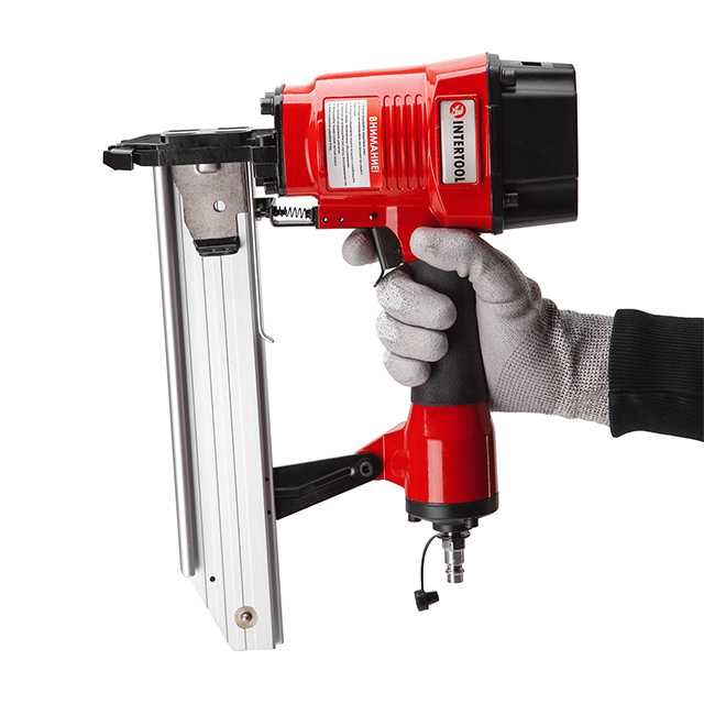 Степлер пневматический под скобу 10.8*50 мм INTERTOOL PT-1615