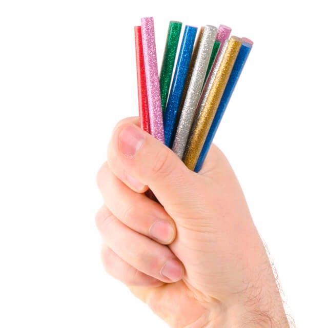 Комплект цветных перламутровых клеевых стержней 7.4*100 мм, 12 ед. INTERTOOL RT-1033