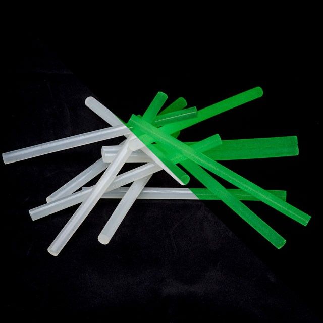 Комплект флуоресцентных клеевых стержней 11.2*200 мм, 12 ед. INTERTOOL RT-1038