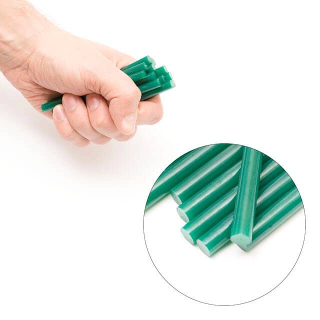 Комплект зеленых клеевых стержней 7.4*100 мм, 12 ед. INTERTOOL RT-1058