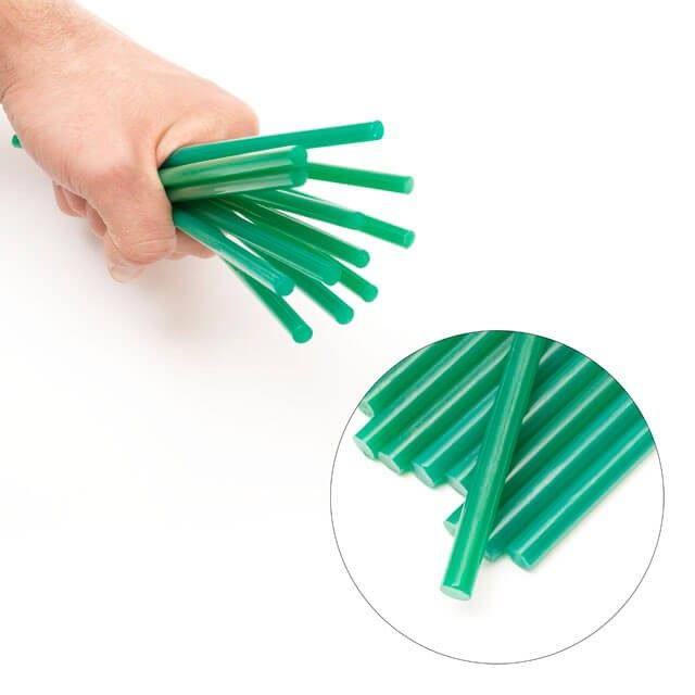 Комплект зеленых клеевых стержней 7.4мм*200мм, 12шт. INTERTOOL RT-1059