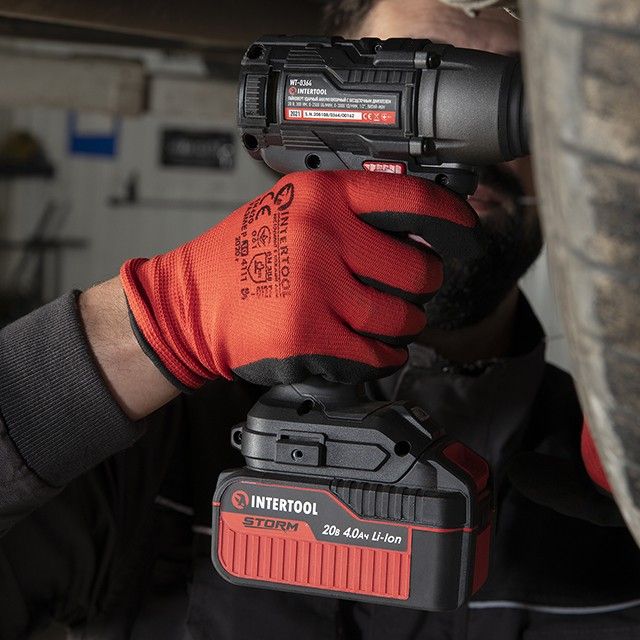 Перчатка трикотажная красная, покрыта черным пористым нитрилом на ладони, 10" INTERTOOL SP-0127