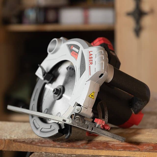 Пила дисковая 2000 Вт, 5000 об/мин, угол 90-45, глубина распила 85-56 мм, диск 235*30 мм, 40 зубов, лазер, плавный пуск INTERTOOL WT-0623