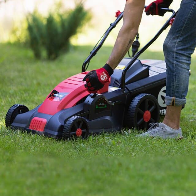 Газонокосилка электрическая 1.8 кВт, 230 В~50 Гц, 2850 об/мин, ширина захвата 420 мм, высота среза 25-75 мм, контейнер 50 литров STORM INTERTOOL WT-1201