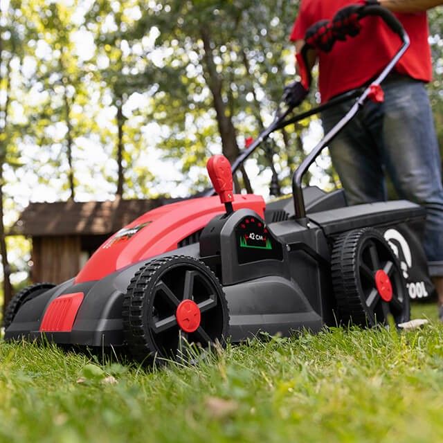 Газонокосилка электрическая 1.8 кВт, 230 В~50 Гц, 2850 об/мин, ширина захвата 420 мм, высота среза 25-75 мм, контейнер 50 литров STORM INTERTOOL WT-1201