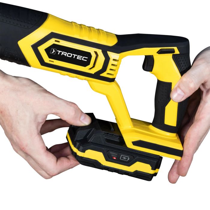 Пила шабельна акумуляторна Trotec PRCS 10-20V + кейс (4431000110)
