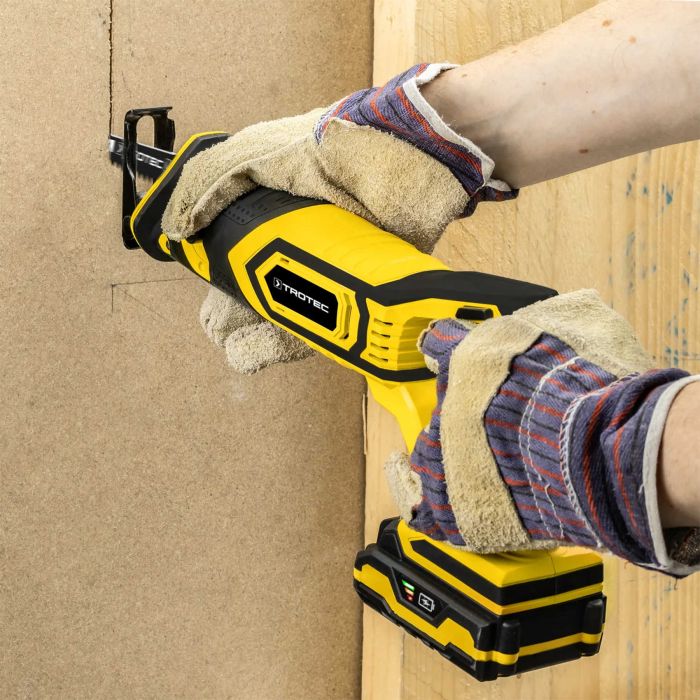 Пила шабельна акумуляторна Trotec PRCS 10-20V + кейс (4431000110)