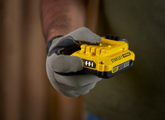 Зарядний пристрій та 2 акумулятора 18В STANLEY FATMAX SFMCB12D2