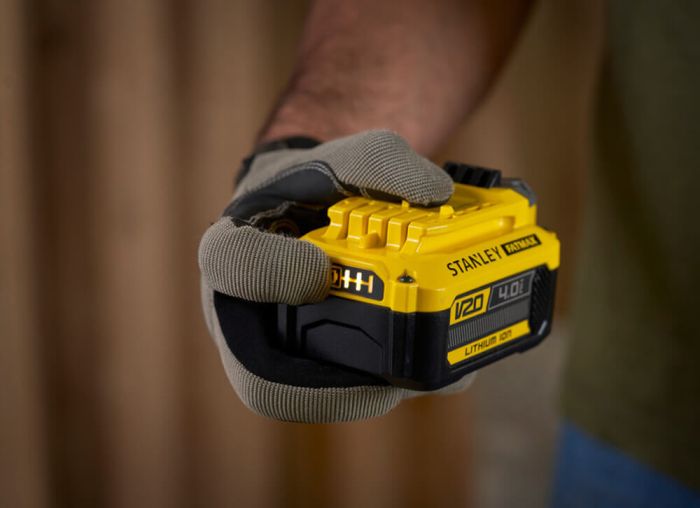 Зарядний пристрій та 1 акумулятор STANLEY FATMAX SFMCB14M1