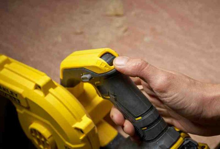 Повітродувка акумуляторна STANLEY FATMAX SFMCBL01B