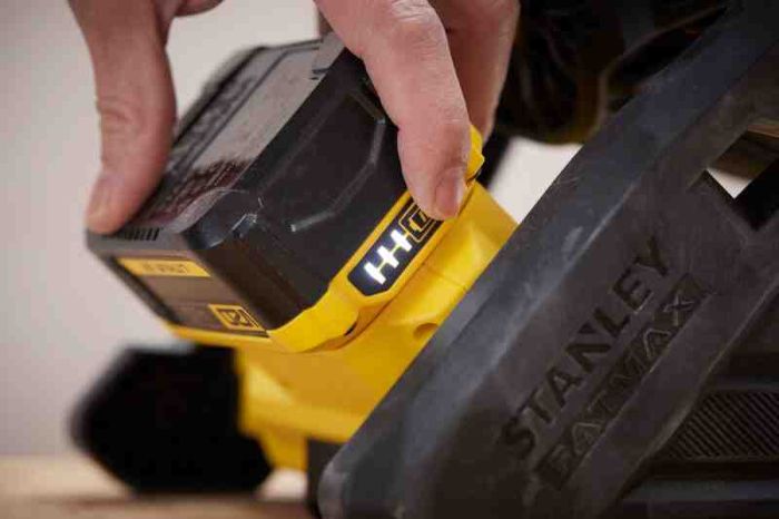 Повітродувка-вентилятор акумуляторний STANLEY FATMAX SFMCE001B