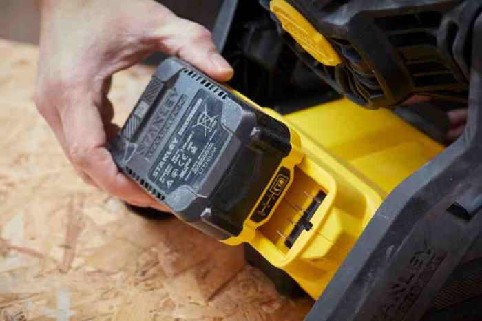 Повітродувка-вентилятор акумуляторний STANLEY FATMAX SFMCE001B