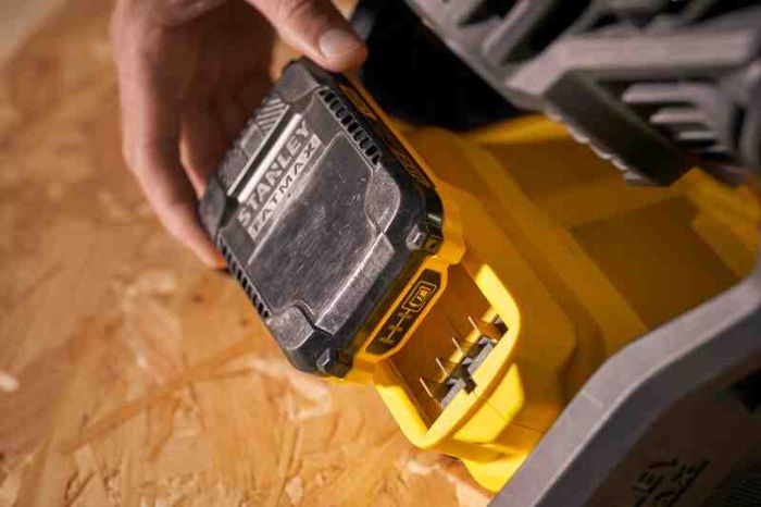 Повітродувка-вентилятор акумуляторний STANLEY FATMAX SFMCE001B