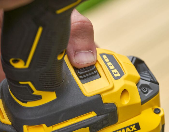 Гайковерт ударний акумуляторний STANLEY FATMAX SFMCF820D2K