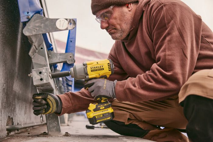 Гайковерт ударний акумуляторний STANLEY FATMAX SFMCF940B