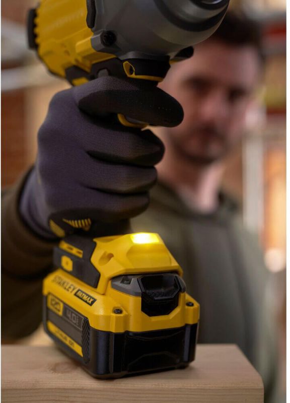 Гайковерт ударний акумуляторний STANLEY FATMAX SFMCF940M1